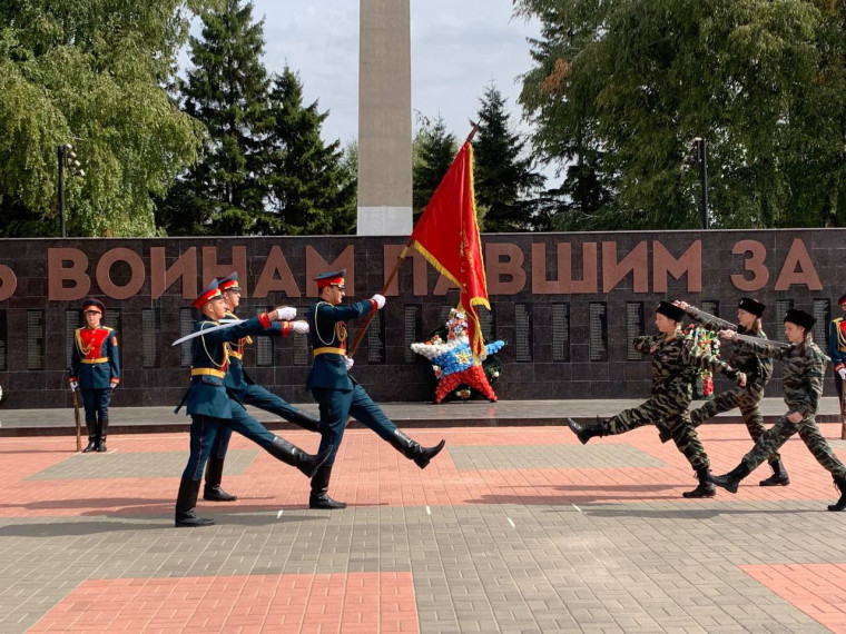 открытие "Вахты Памяти" .